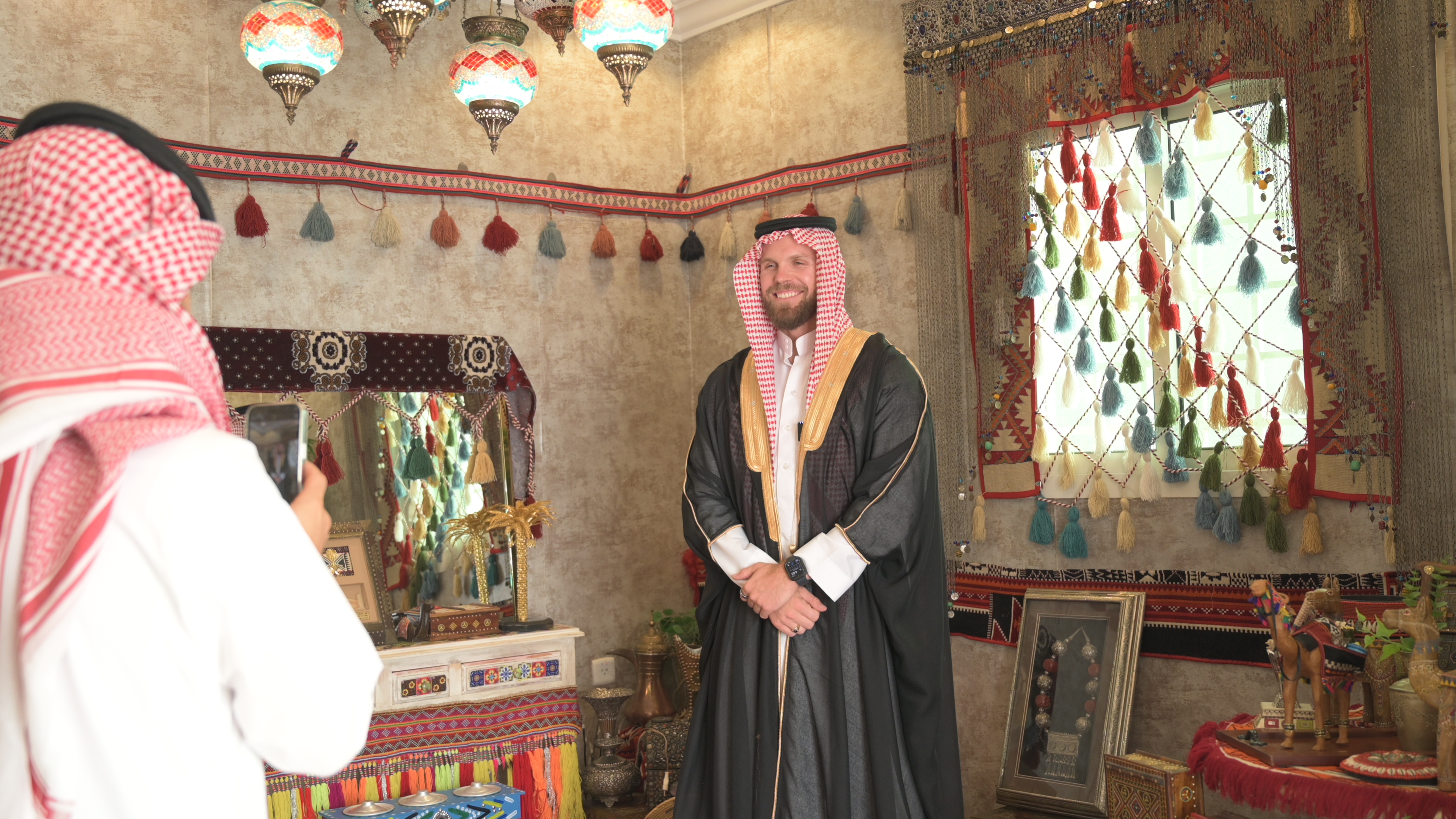Traditional Saudi Clothing and Headband