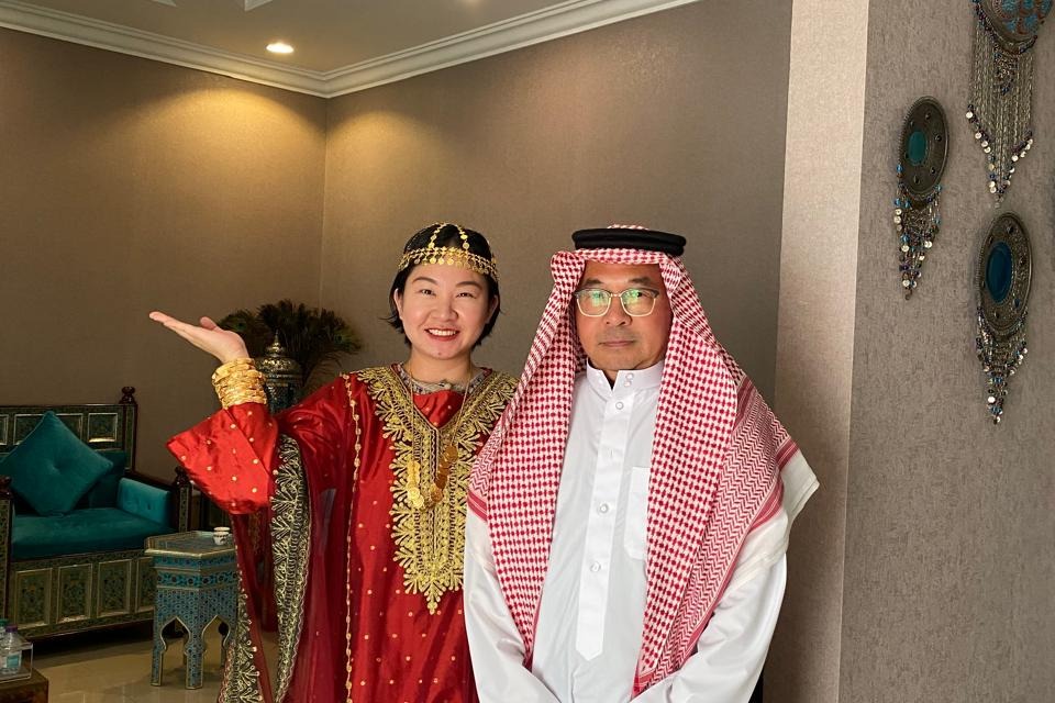 Traditional Saudi Clothing and Headband